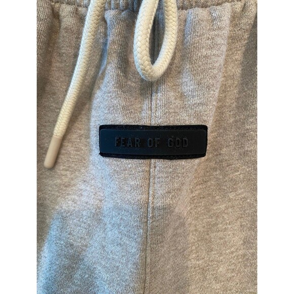 Fear of God Essentials Summer Sweatshort Core Heather Size S 100% Authentic NWOT - Picture 4 of 7